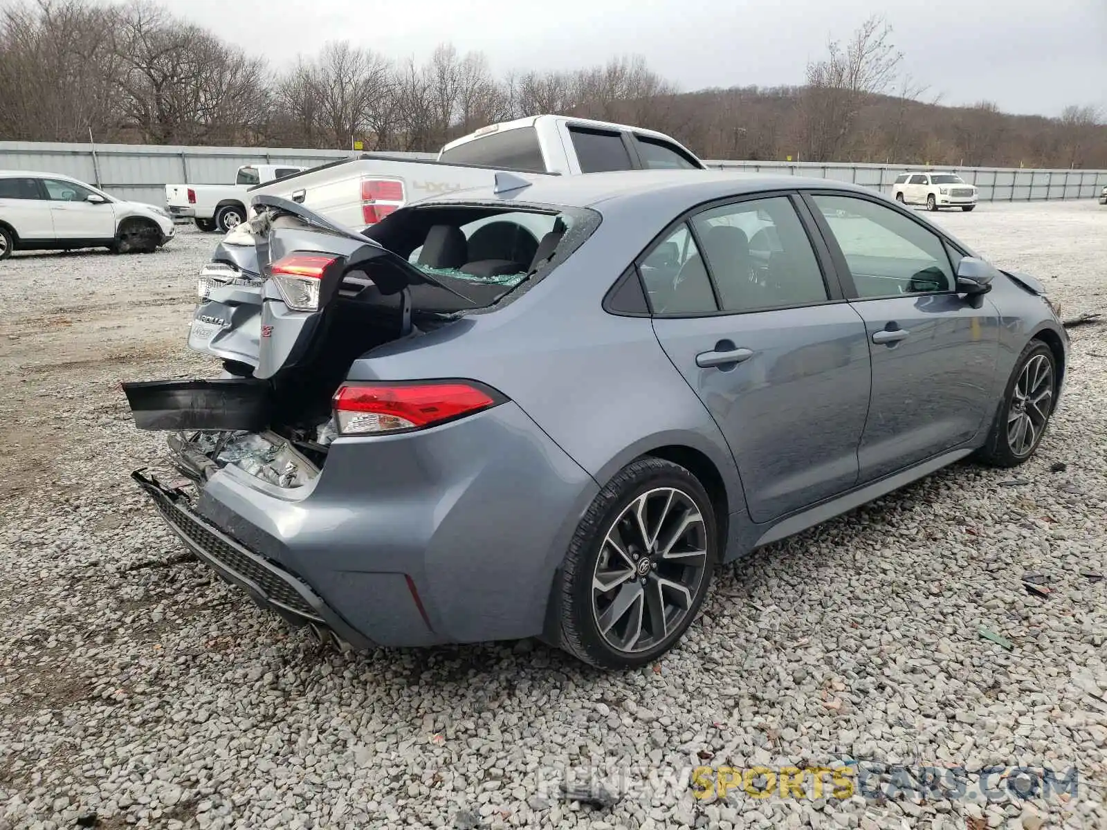 4 Photograph of a damaged car 5YFS4RCE9LP043271 TOYOTA COROLLA 2020