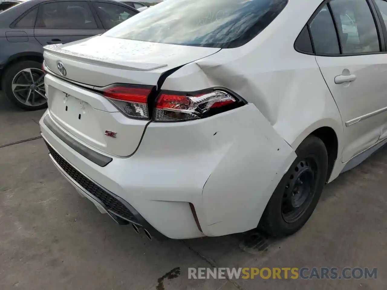 9 Photograph of a damaged car 5YFS4RCE9LP044193 TOYOTA COROLLA 2020