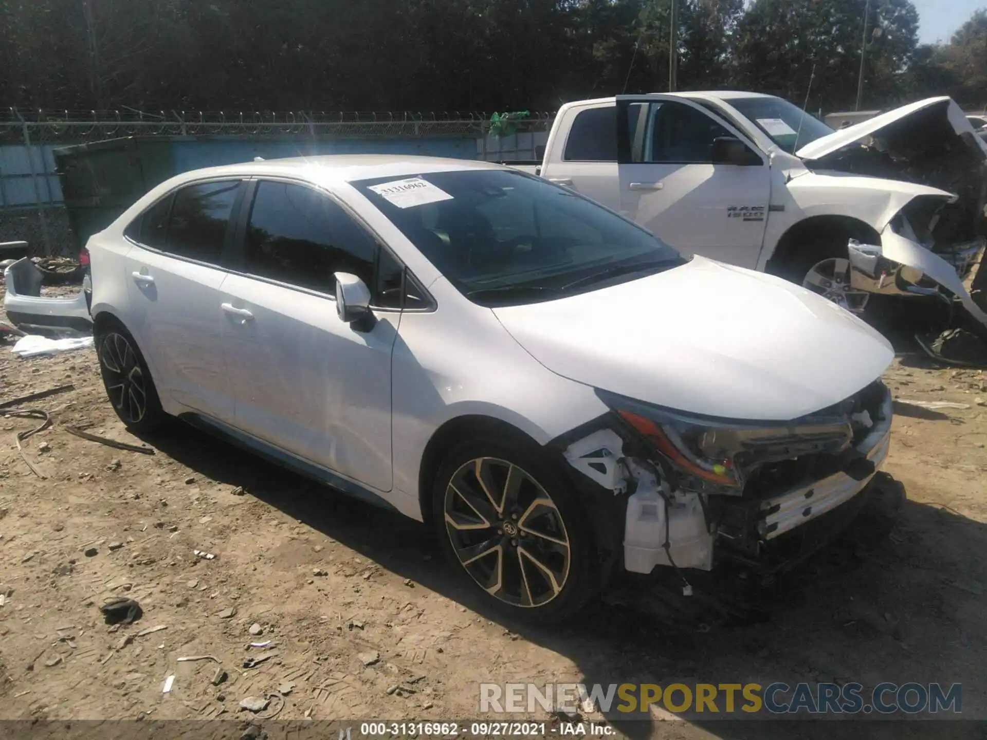 1 Photograph of a damaged car 5YFS4RCE9LP045845 TOYOTA COROLLA 2020