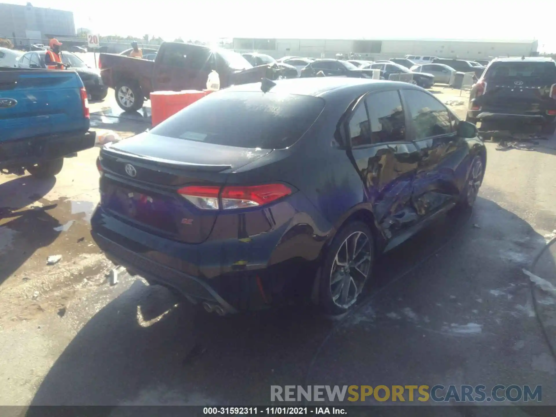 4 Photograph of a damaged car 5YFS4RCE9LP046087 TOYOTA COROLLA 2020