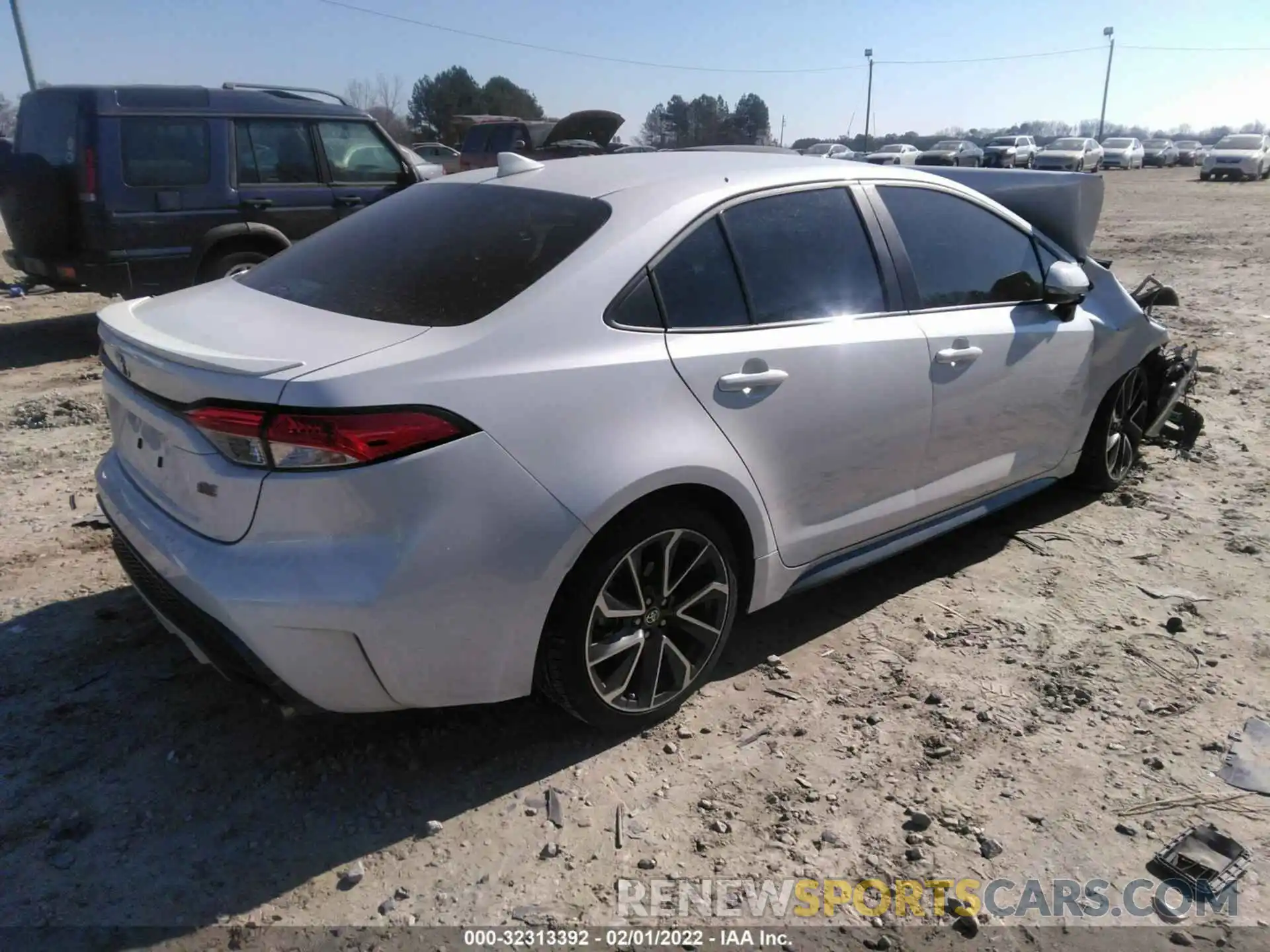 4 Photograph of a damaged car 5YFS4RCE9LP047286 TOYOTA COROLLA 2020