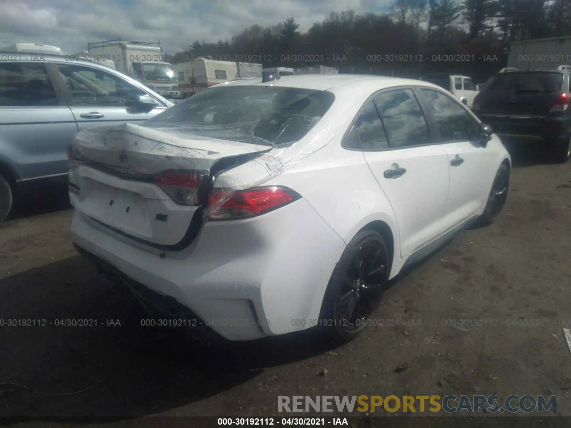 4 Photograph of a damaged car 5YFS4RCE9LP048678 TOYOTA COROLLA 2020