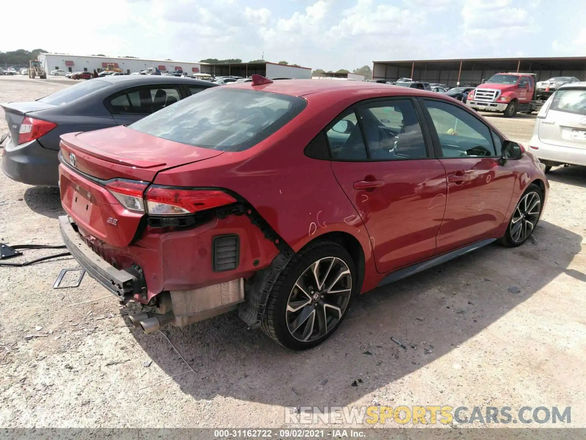 4 Photograph of a damaged car 5YFS4RCE9LP048700 TOYOTA COROLLA 2020