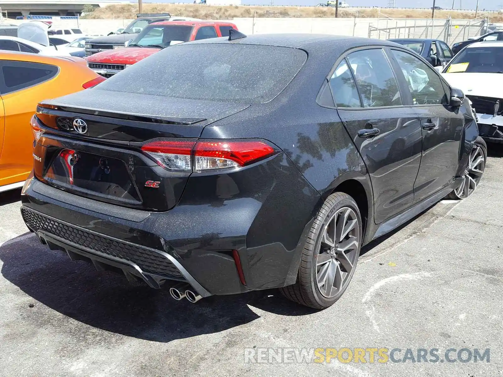 4 Photograph of a damaged car 5YFS4RCE9LP049703 TOYOTA COROLLA 2020