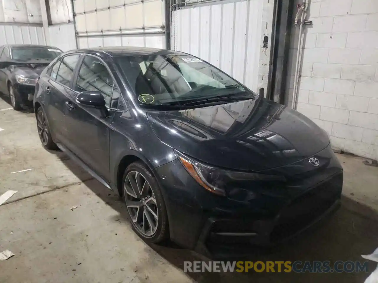 1 Photograph of a damaged car 5YFS4RCE9LP050172 TOYOTA COROLLA 2020