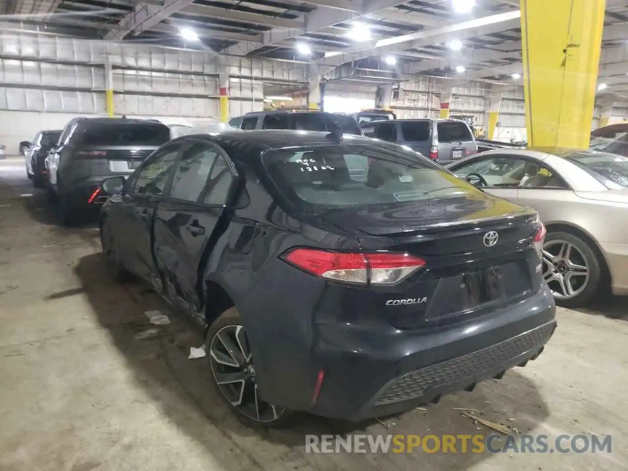 3 Photograph of a damaged car 5YFS4RCE9LP050172 TOYOTA COROLLA 2020