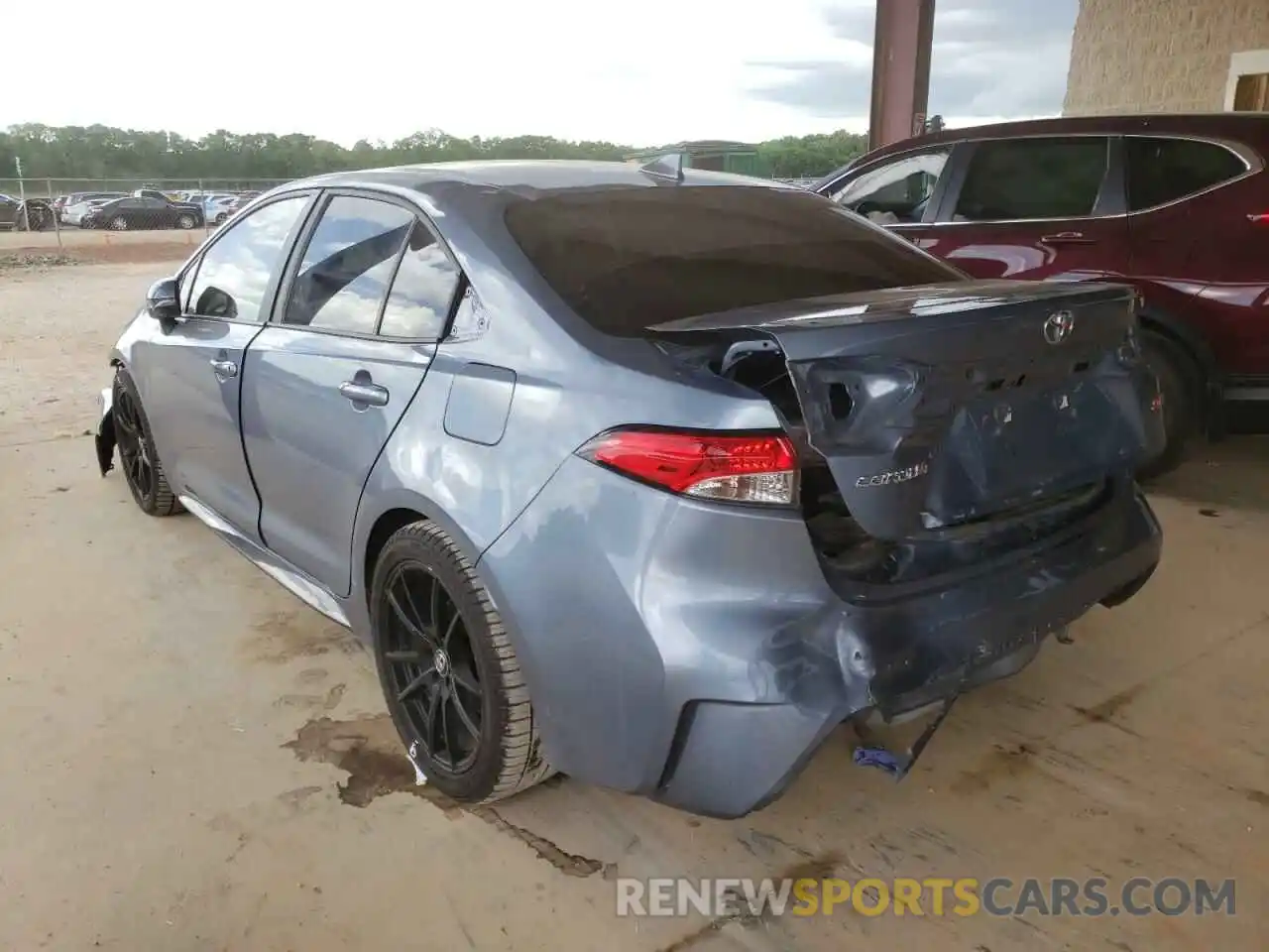 3 Photograph of a damaged car 5YFS4RCE9LP050611 TOYOTA COROLLA 2020