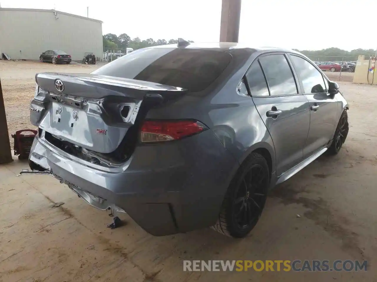 4 Photograph of a damaged car 5YFS4RCE9LP050611 TOYOTA COROLLA 2020