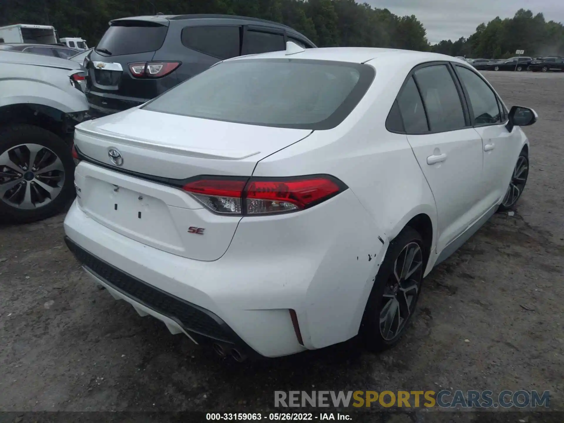 4 Photograph of a damaged car 5YFS4RCE9LP050995 TOYOTA COROLLA 2020