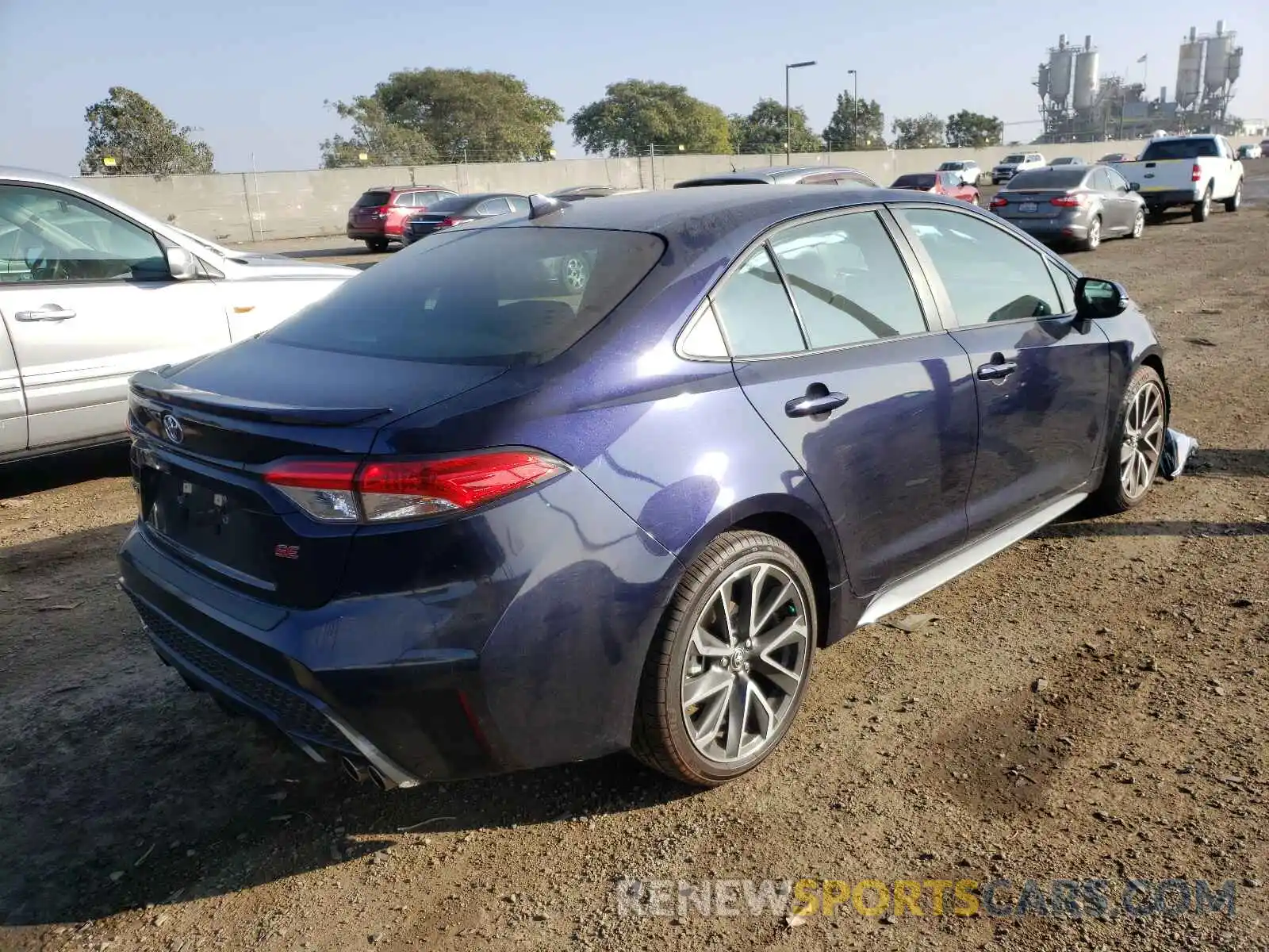 4 Photograph of a damaged car 5YFS4RCE9LP051029 TOYOTA COROLLA 2020