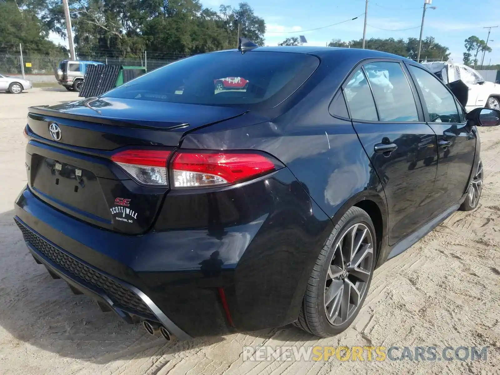 4 Photograph of a damaged car 5YFS4RCE9LP051600 TOYOTA COROLLA 2020