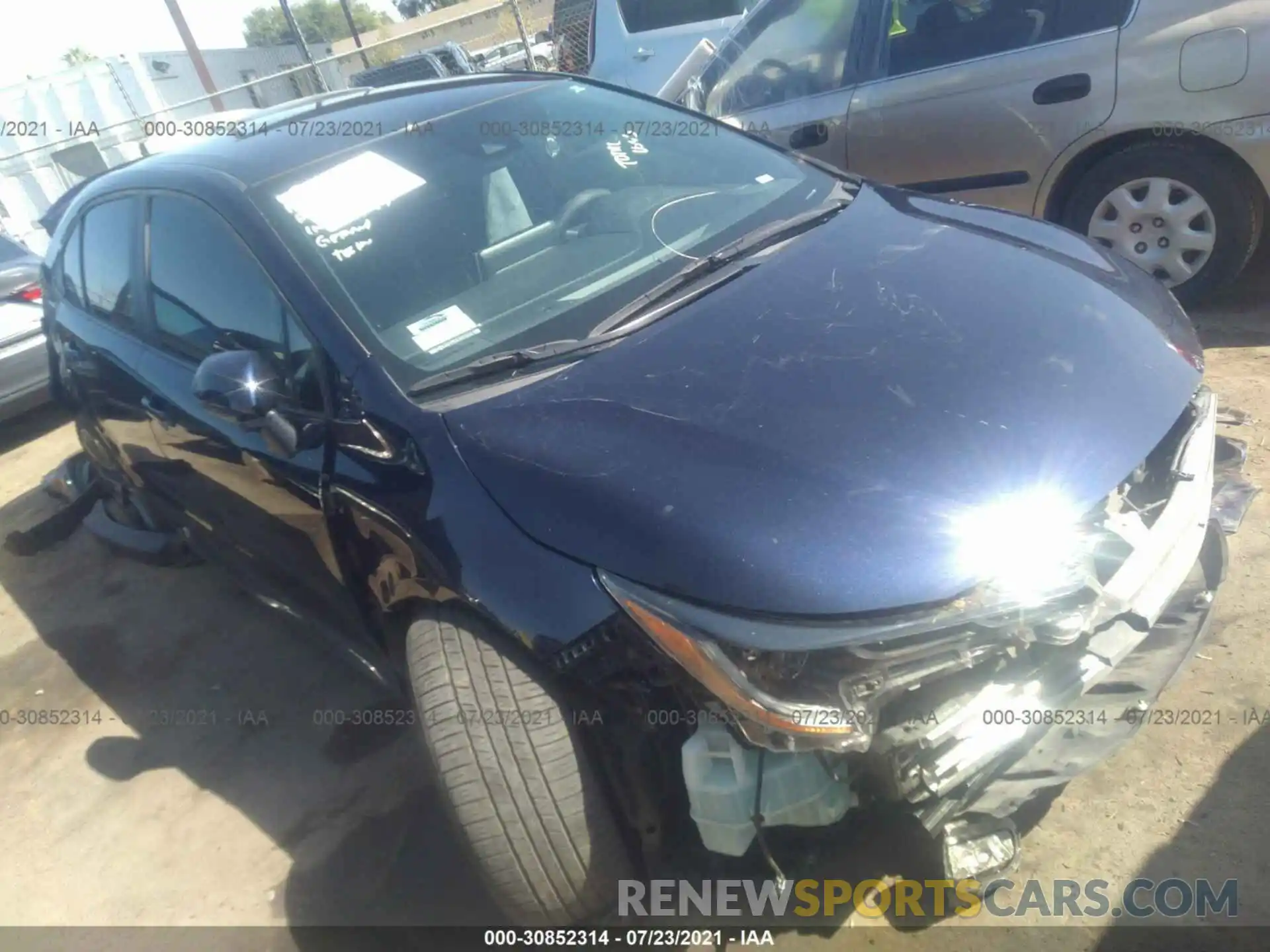 1 Photograph of a damaged car 5YFS4RCE9LP052276 TOYOTA COROLLA 2020