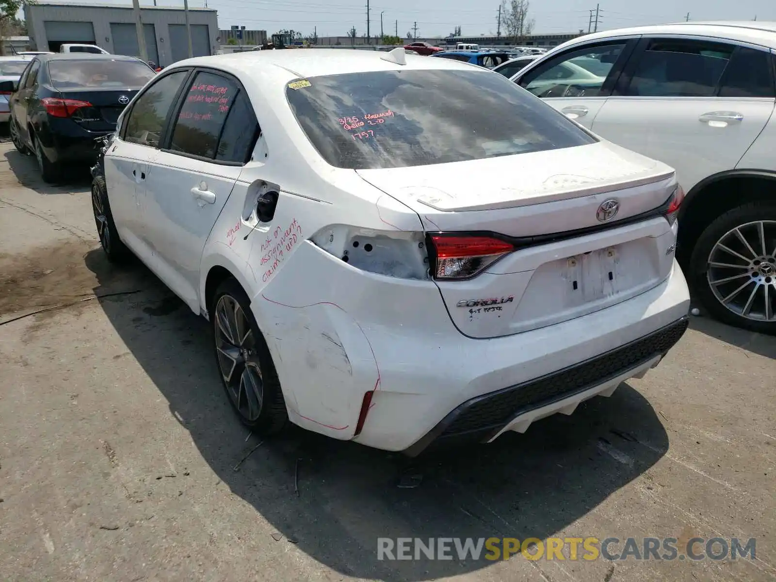 3 Photograph of a damaged car 5YFS4RCE9LP052343 TOYOTA COROLLA 2020