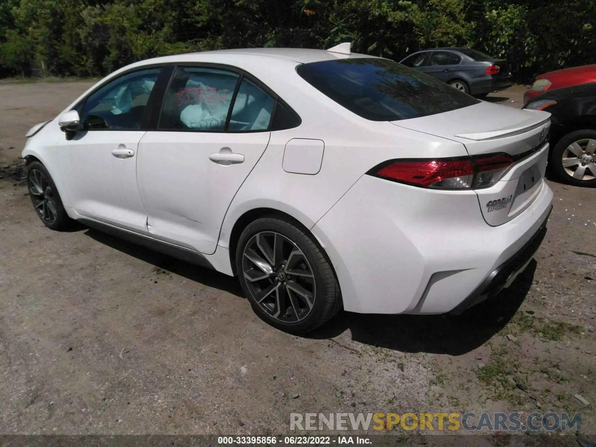 3 Photograph of a damaged car 5YFS4RCE9LP052763 TOYOTA COROLLA 2020