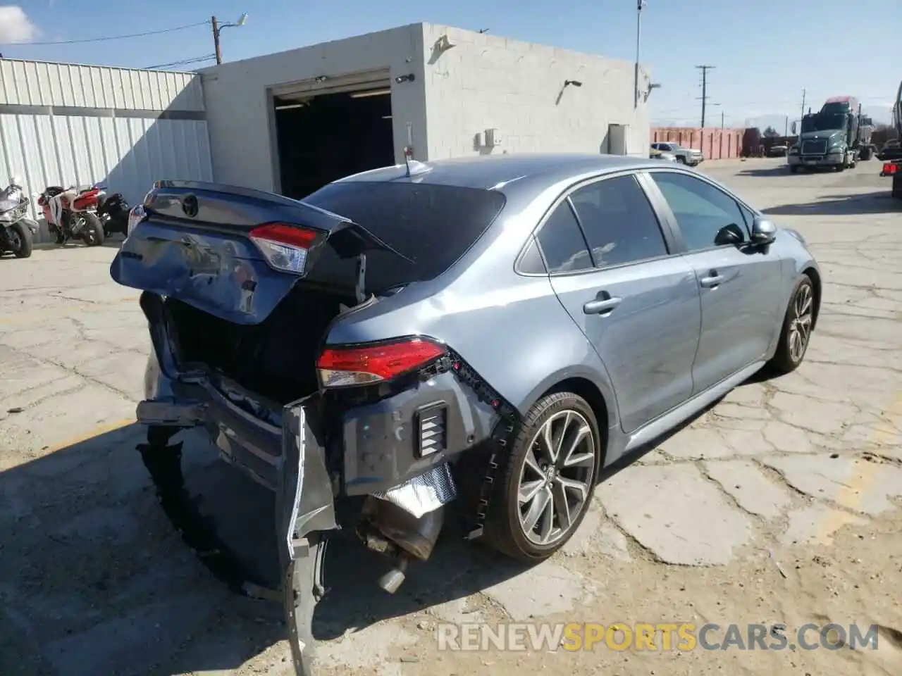 4 Photograph of a damaged car 5YFS4RCE9LP057140 TOYOTA COROLLA 2020