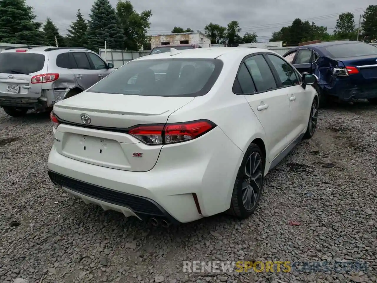 4 Photograph of a damaged car 5YFS4RCEXLP009288 TOYOTA COROLLA 2020