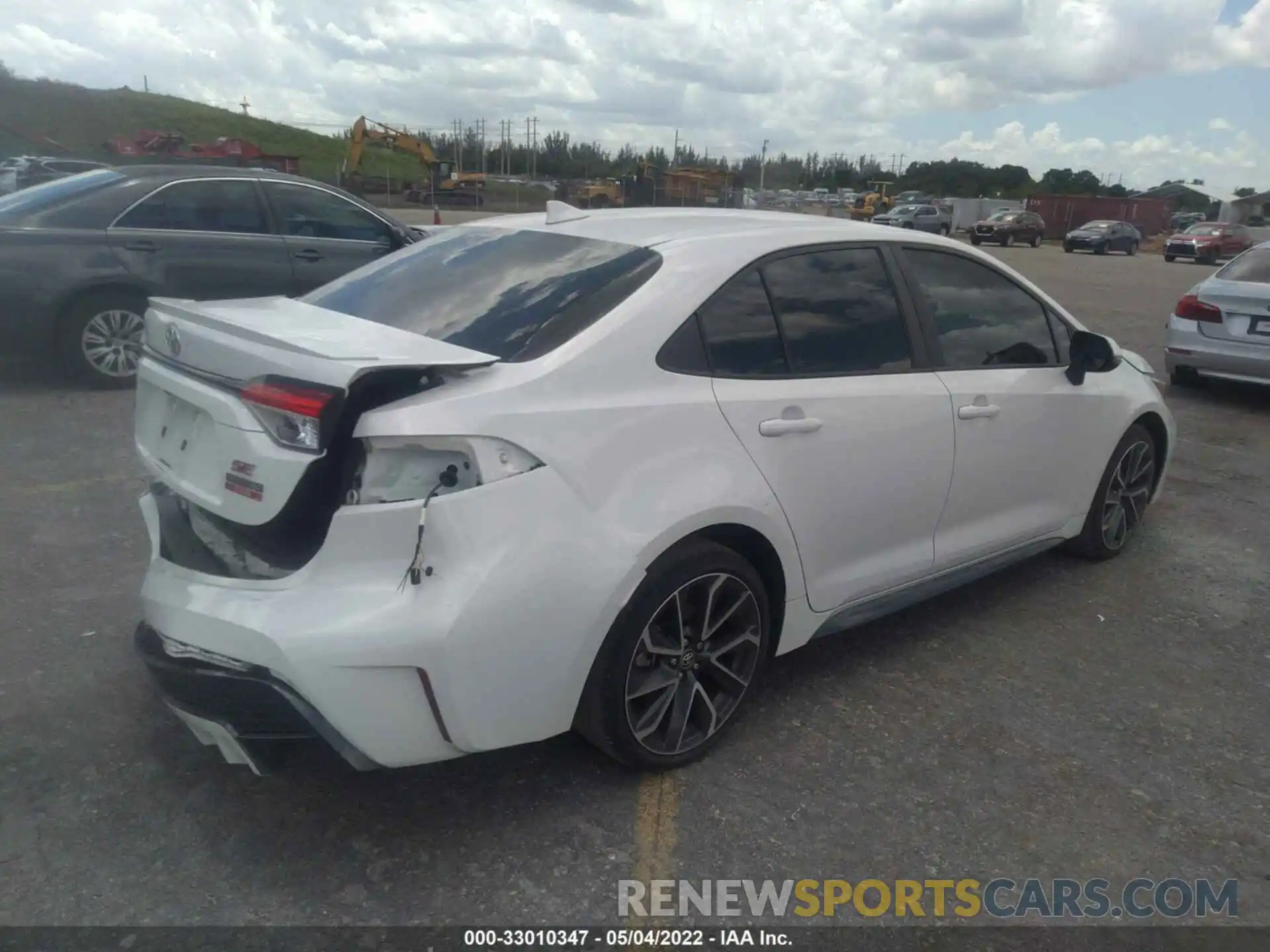 4 Photograph of a damaged car 5YFS4RCEXLP009324 TOYOTA COROLLA 2020