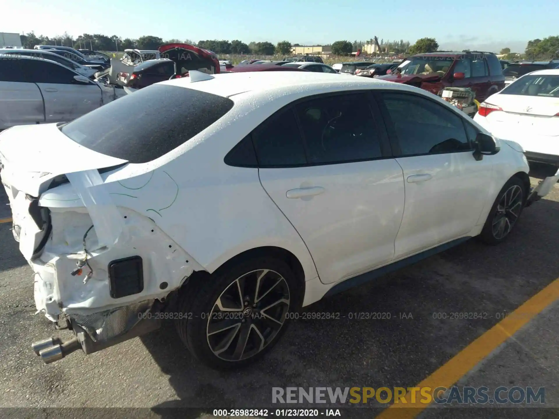 4 Photograph of a damaged car 5YFS4RCEXLP011025 TOYOTA COROLLA 2020