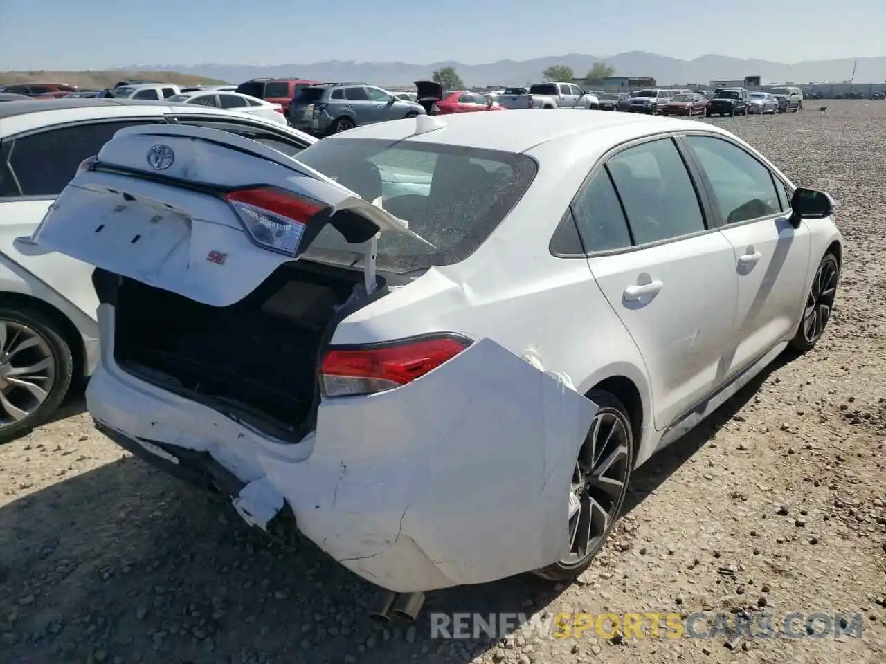 4 Photograph of a damaged car 5YFS4RCEXLP016192 TOYOTA COROLLA 2020