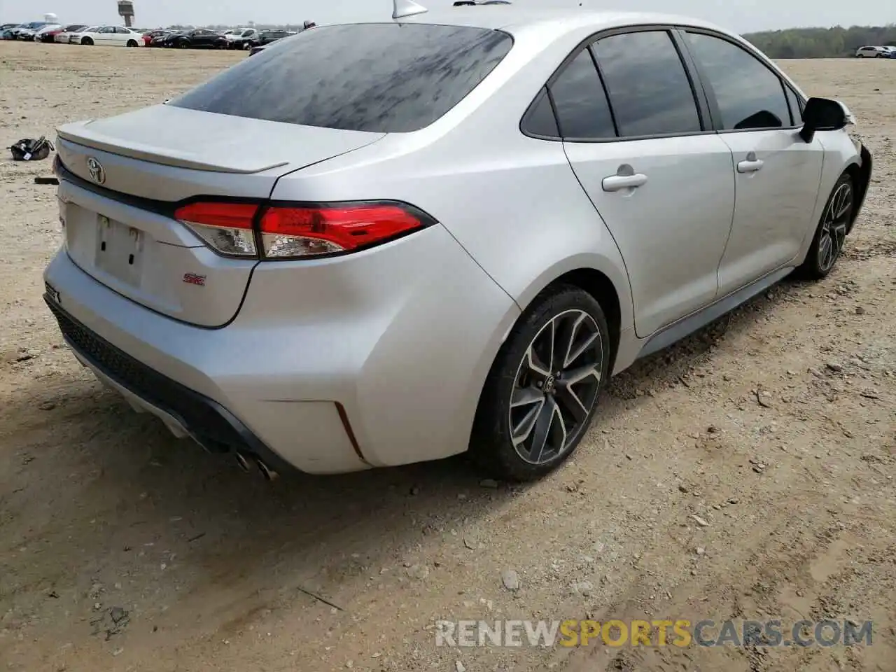 4 Photograph of a damaged car 5YFS4RCEXLP021344 TOYOTA COROLLA 2020