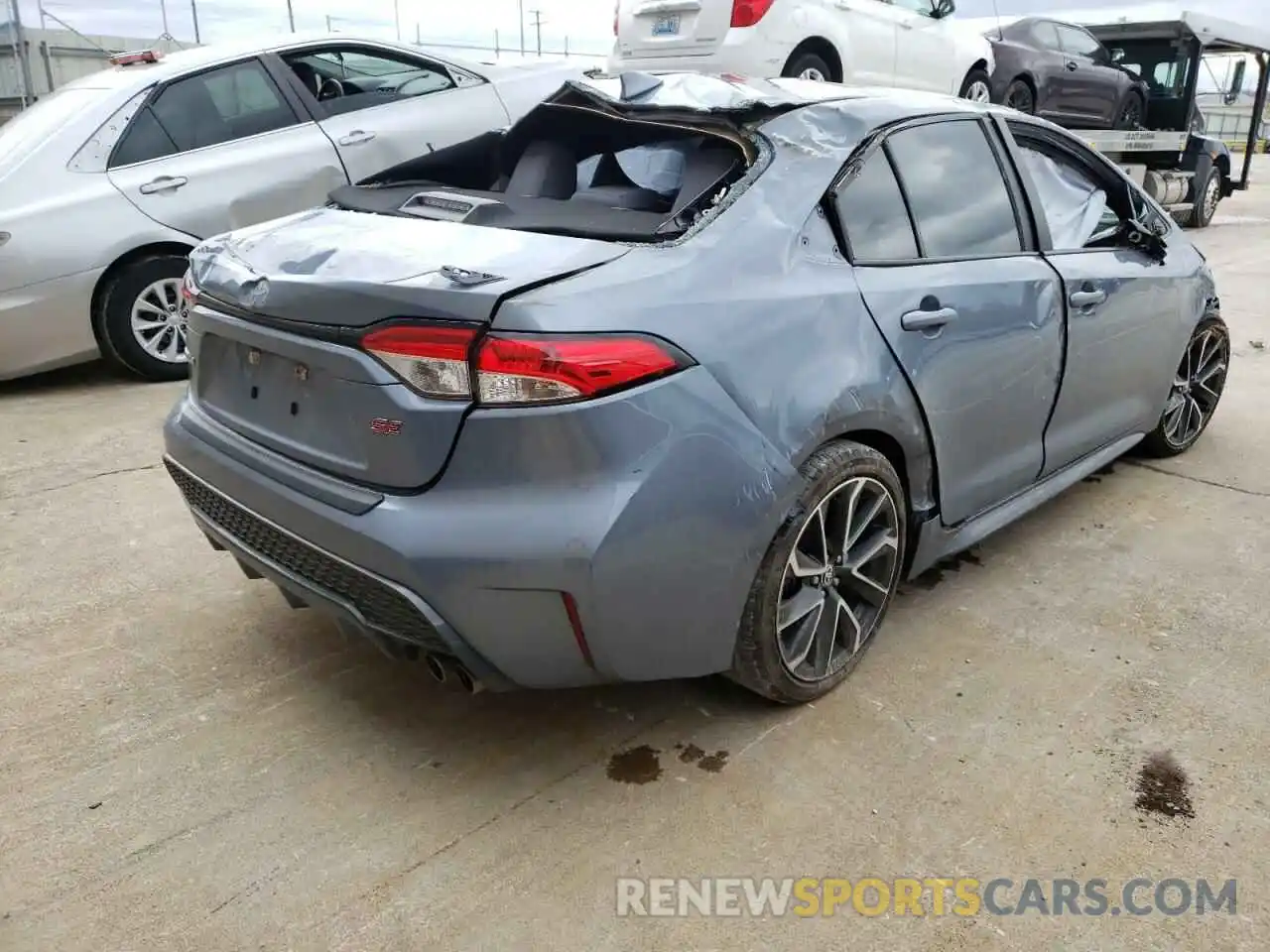 4 Photograph of a damaged car 5YFS4RCEXLP022848 TOYOTA COROLLA 2020