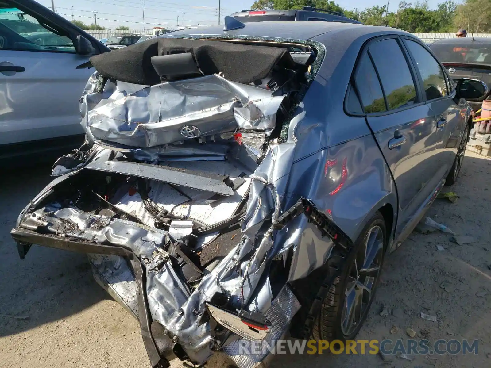 4 Photograph of a damaged car 5YFS4RCEXLP028813 TOYOTA COROLLA 2020