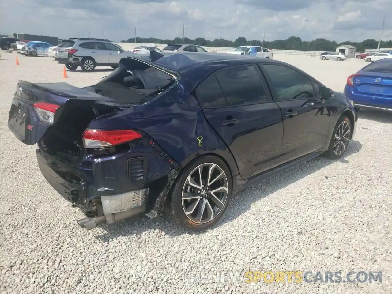 4 Photograph of a damaged car 5YFS4RCEXLP037012 TOYOTA COROLLA 2020