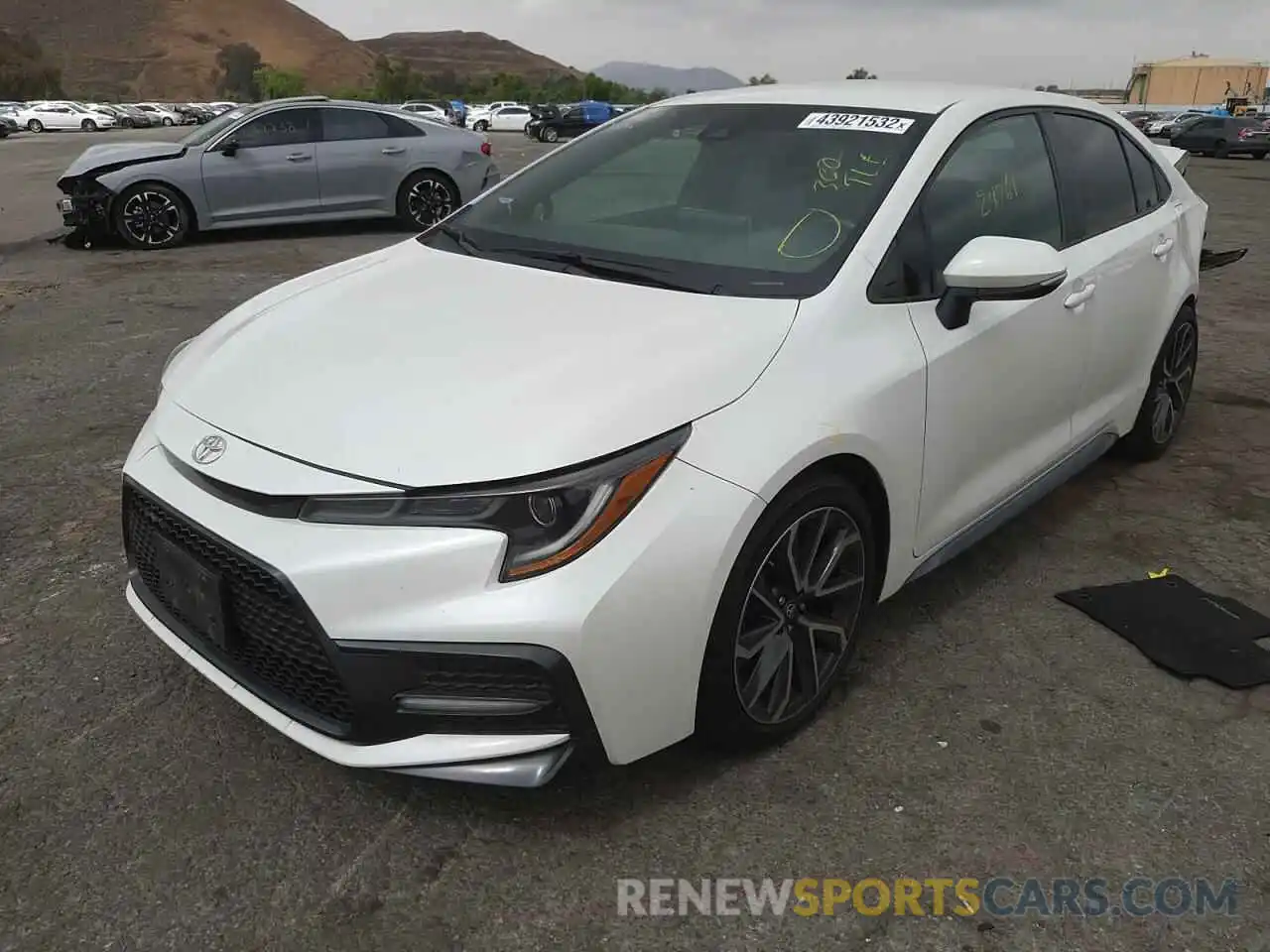 2 Photograph of a damaged car 5YFS4RCEXLP037138 TOYOTA COROLLA 2020