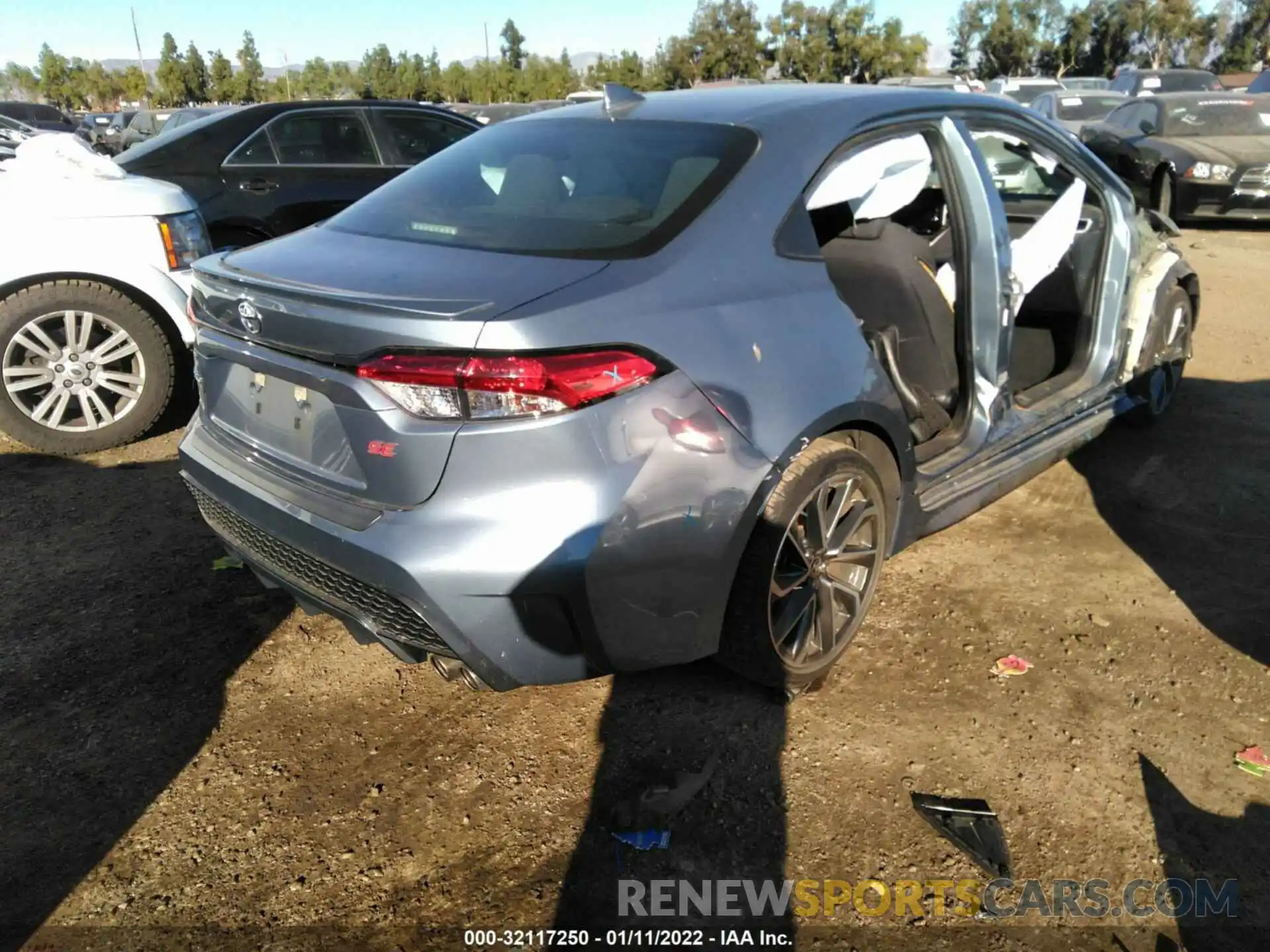 4 Photograph of a damaged car 5YFS4RCEXLP038032 TOYOTA COROLLA 2020