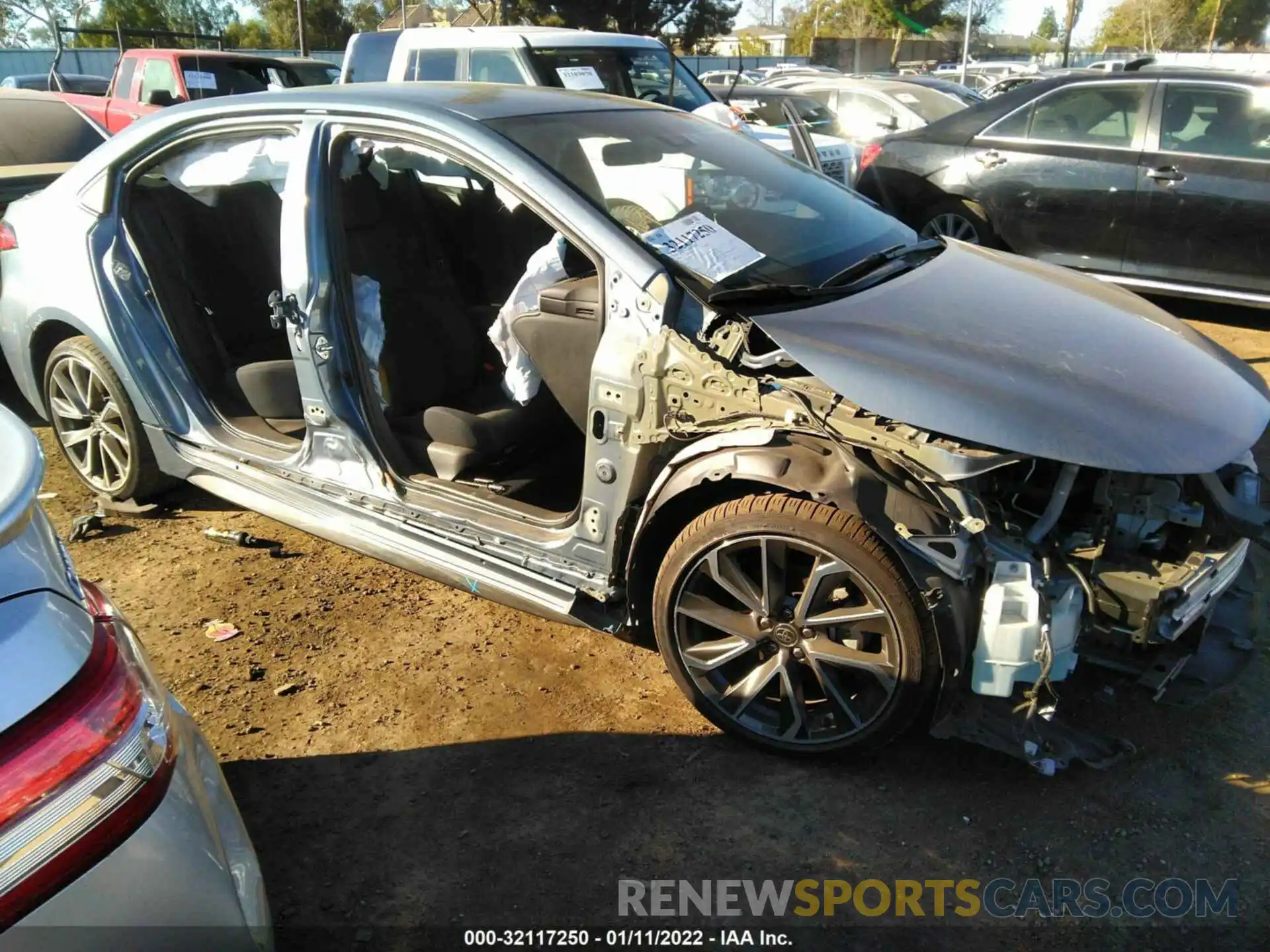 6 Photograph of a damaged car 5YFS4RCEXLP038032 TOYOTA COROLLA 2020