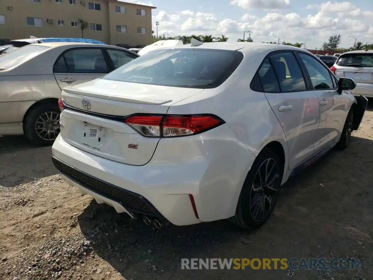 4 Photograph of a damaged car 5YFS4RCEXLP041397 TOYOTA COROLLA 2020