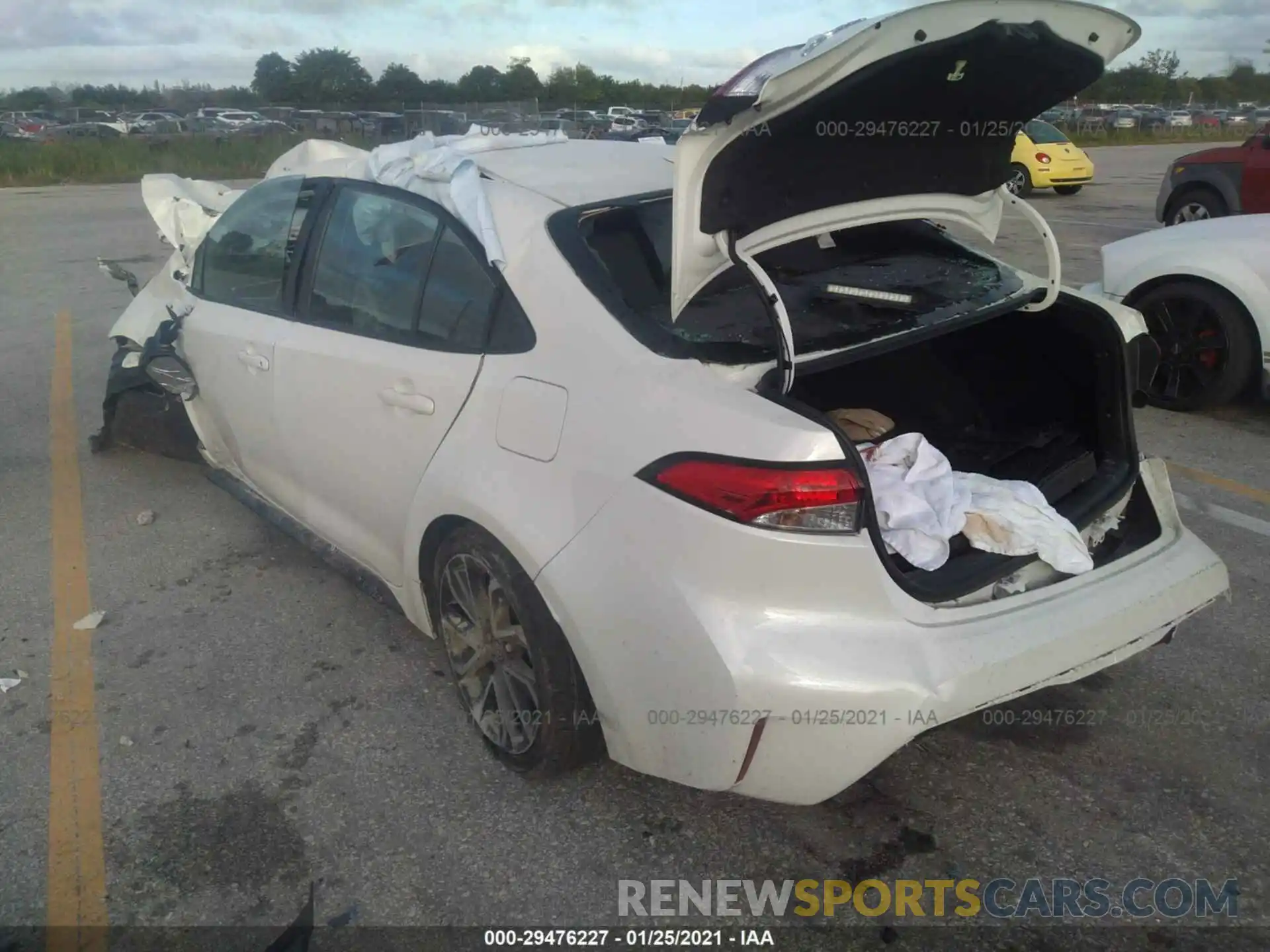 3 Photograph of a damaged car 5YFS4RCEXLP041500 TOYOTA COROLLA 2020