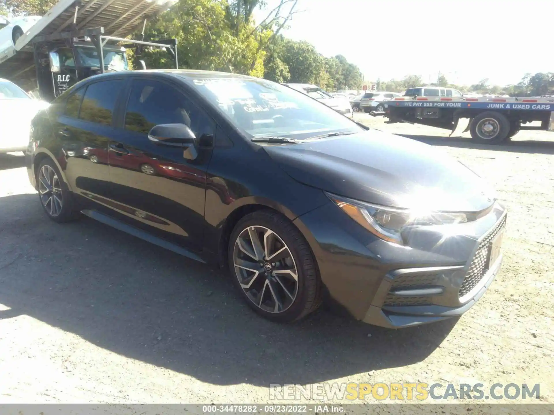 1 Photograph of a damaged car 5YFS4RCEXLP043800 TOYOTA COROLLA 2020