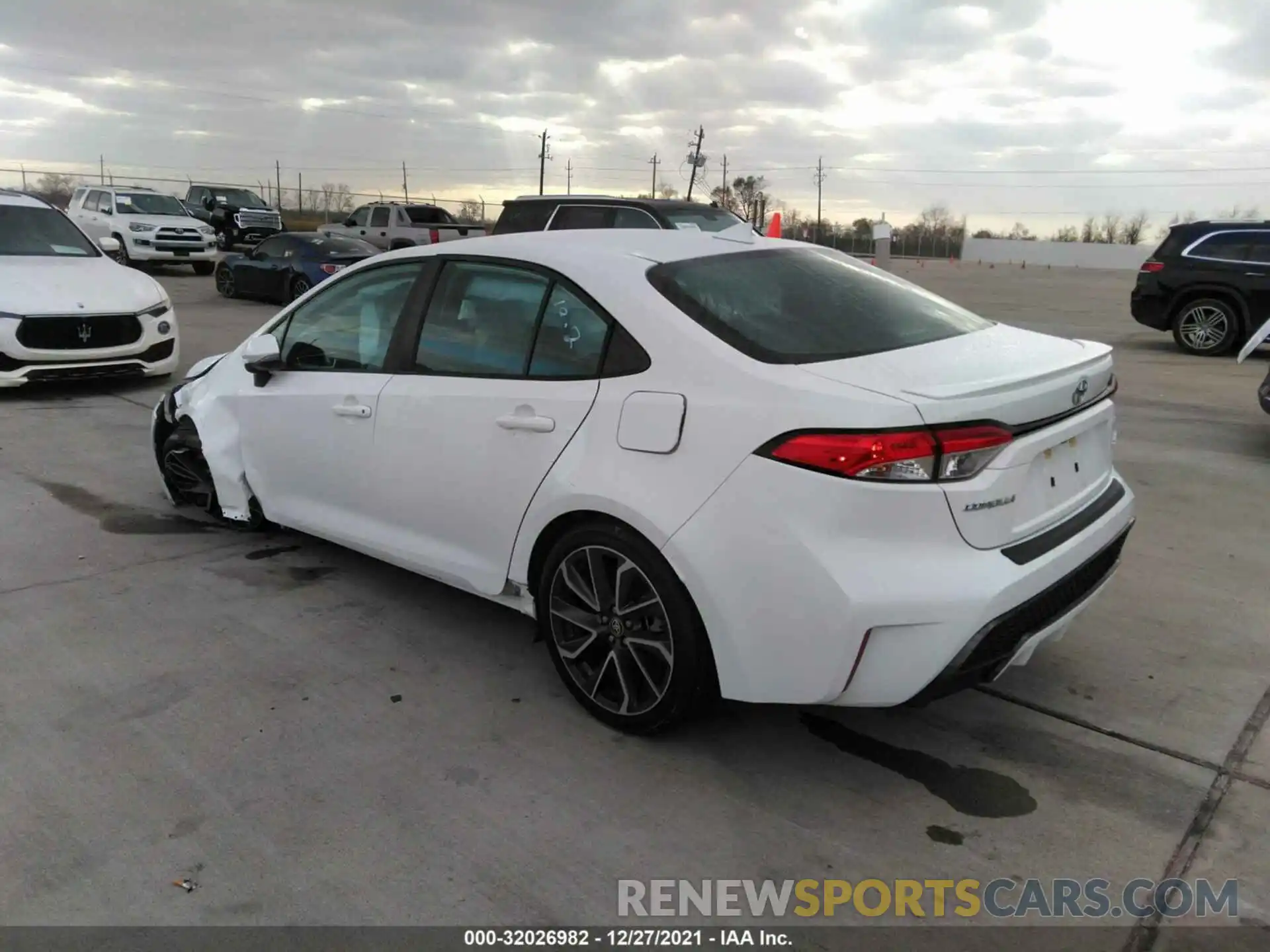 3 Photograph of a damaged car 5YFS4RCEXLP043943 TOYOTA COROLLA 2020