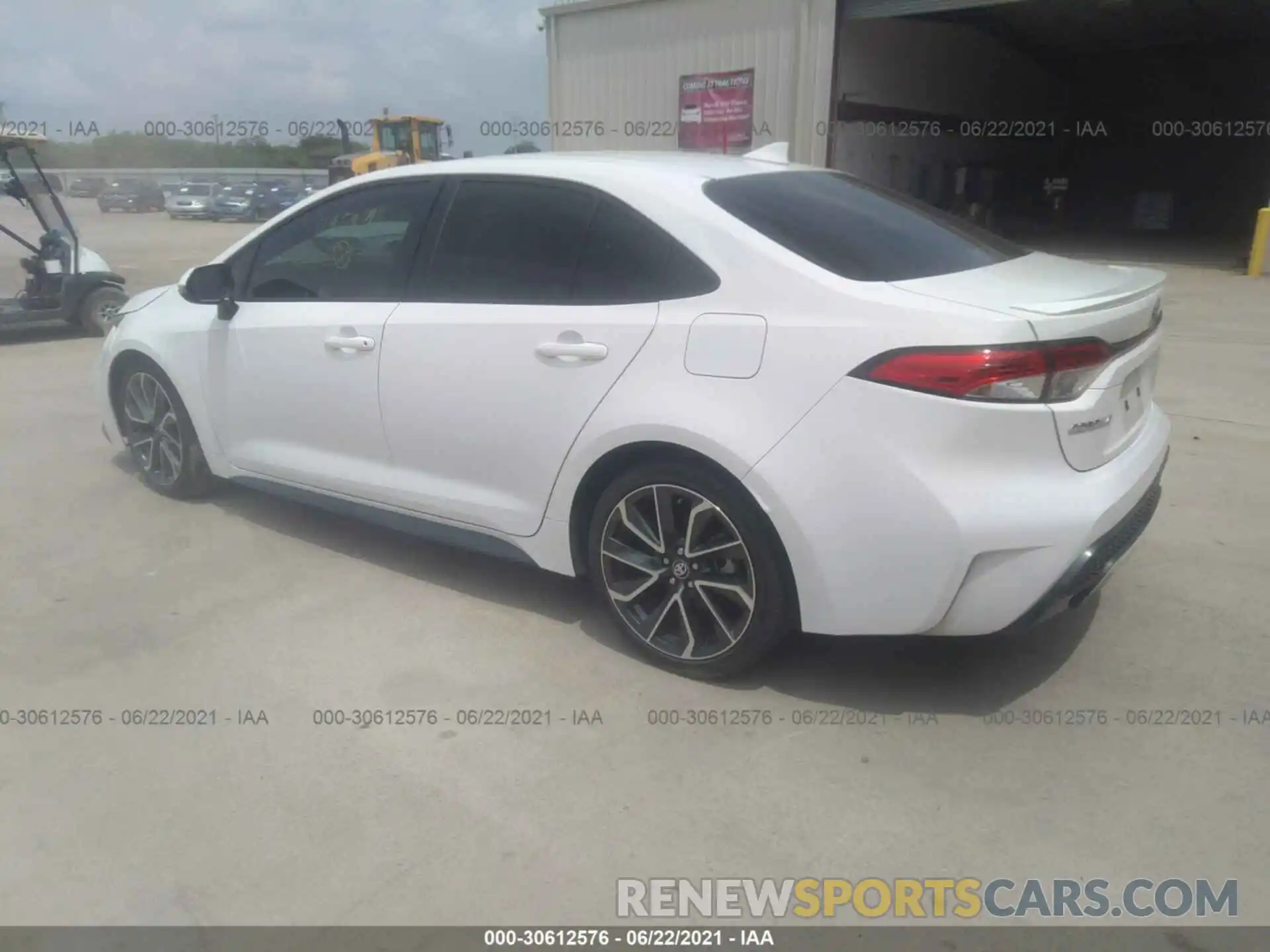 3 Photograph of a damaged car 5YFS4RCEXLP045871 TOYOTA COROLLA 2020