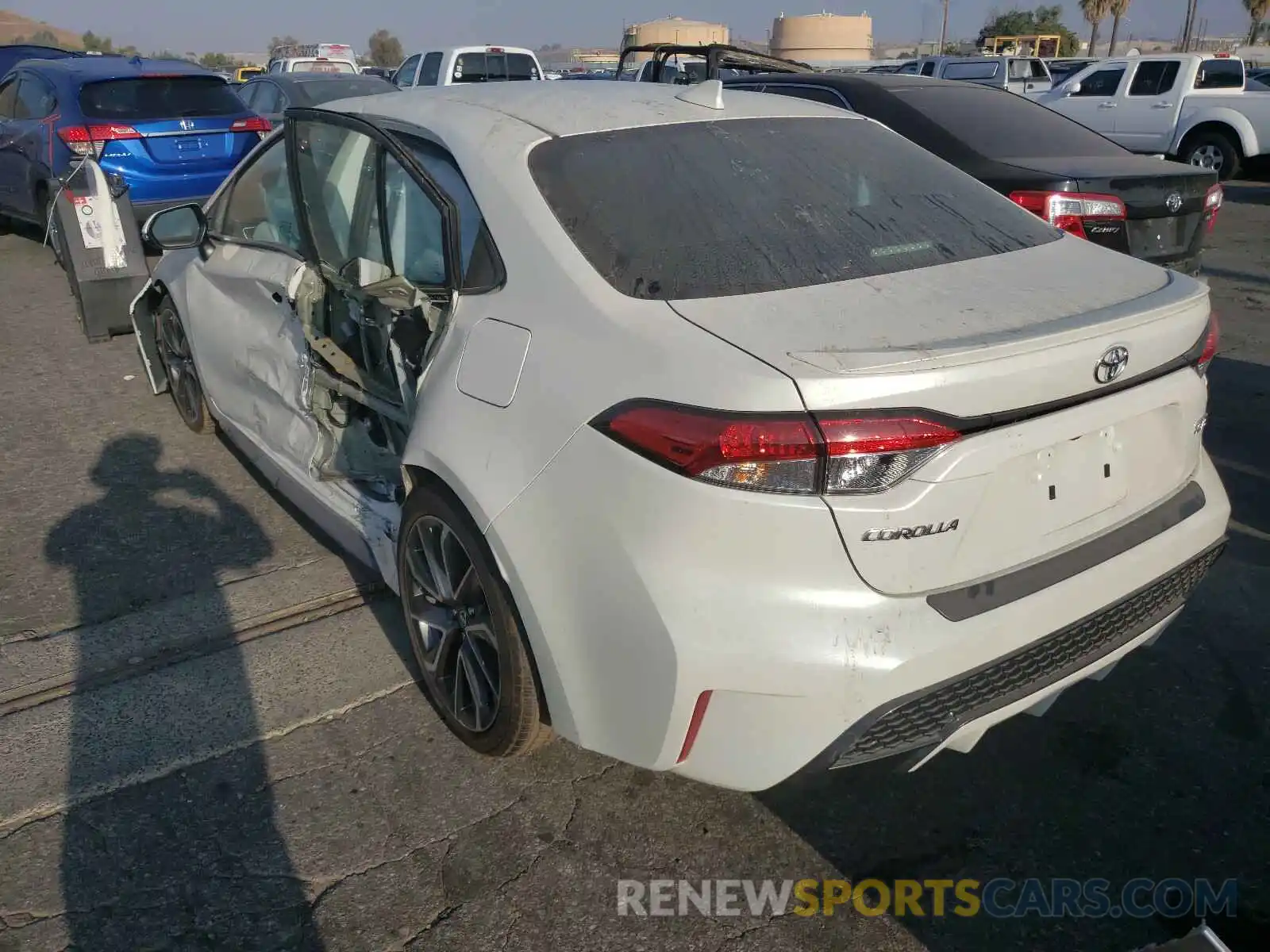 3 Photograph of a damaged car 5YFS4RCEXLP047071 TOYOTA COROLLA 2020