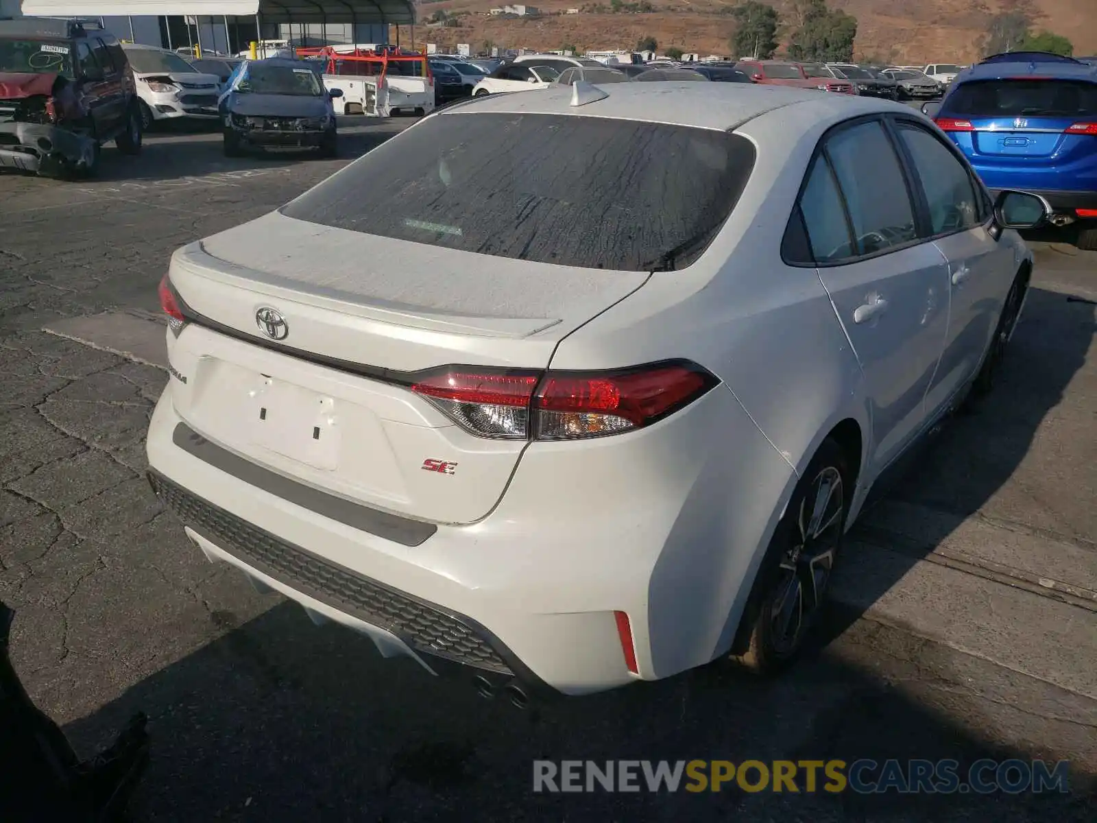 4 Photograph of a damaged car 5YFS4RCEXLP047071 TOYOTA COROLLA 2020