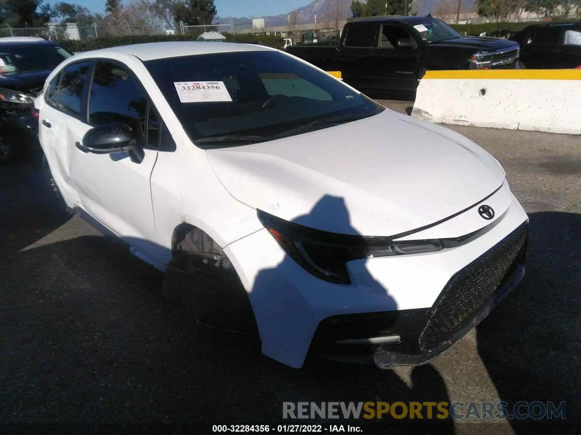 1 Photograph of a damaged car 5YFS4RCEXLP047233 TOYOTA COROLLA 2020