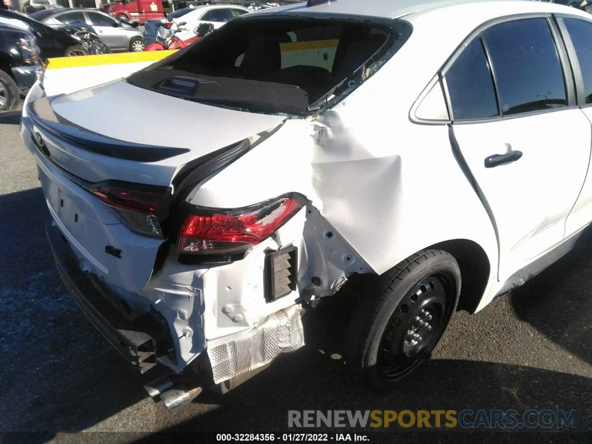 6 Photograph of a damaged car 5YFS4RCEXLP047233 TOYOTA COROLLA 2020