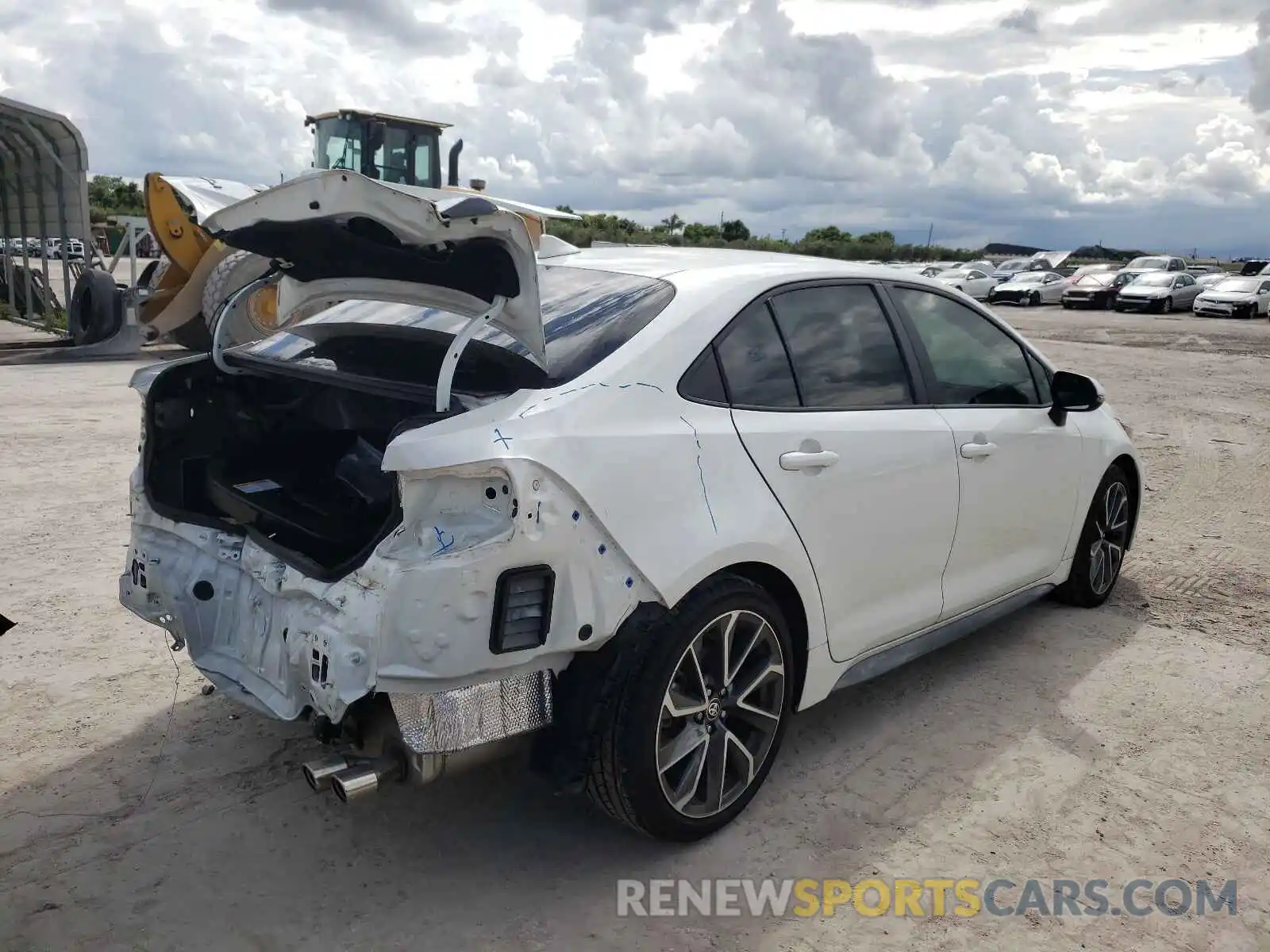 4 Photograph of a damaged car 5YFS4RCEXLP050939 TOYOTA COROLLA 2020