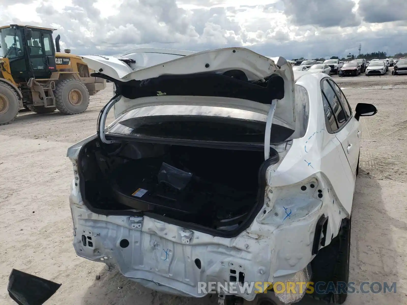 9 Photograph of a damaged car 5YFS4RCEXLP050939 TOYOTA COROLLA 2020