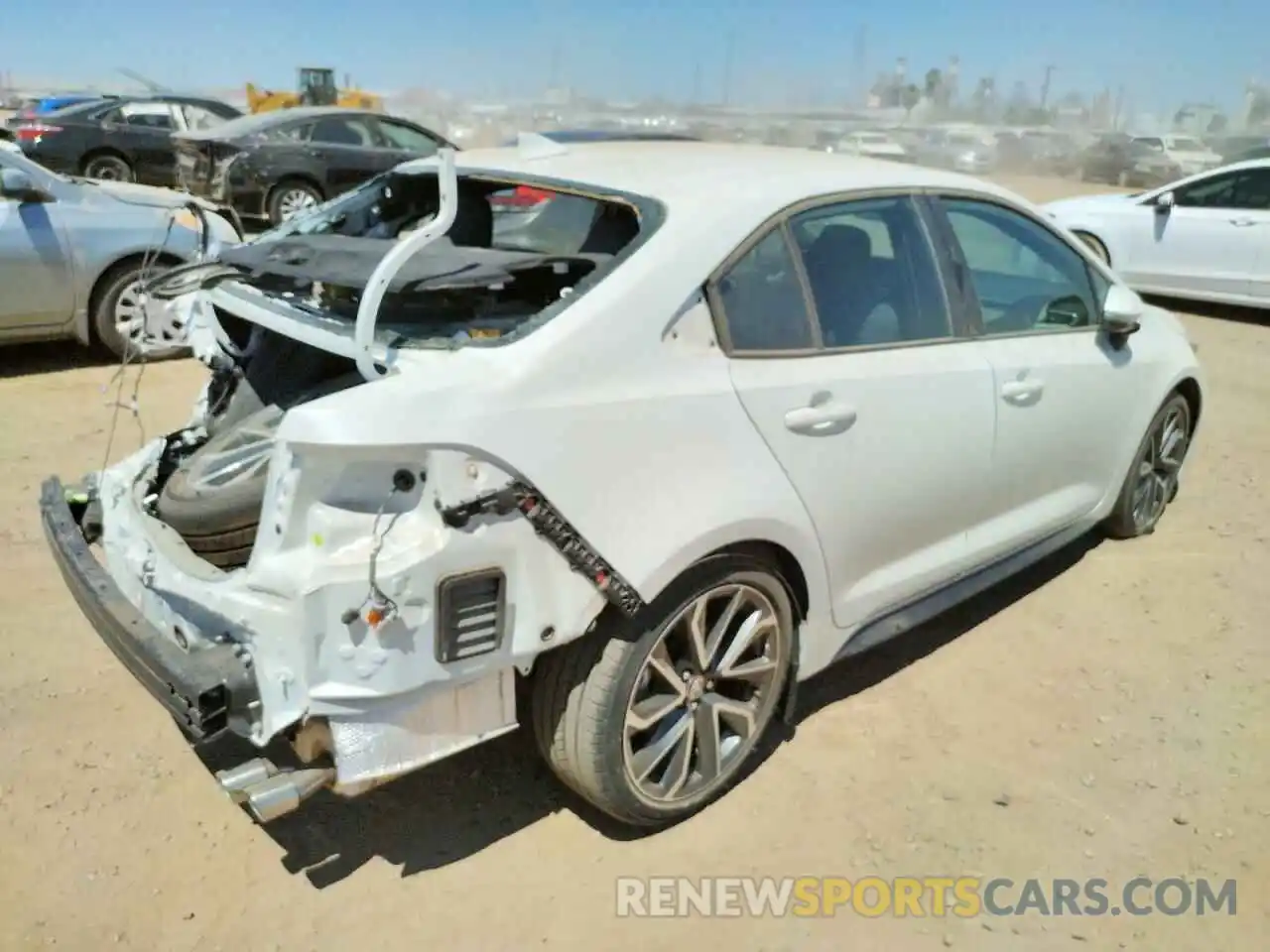 4 Photograph of a damaged car 5YFS4RCEXLP051072 TOYOTA COROLLA 2020