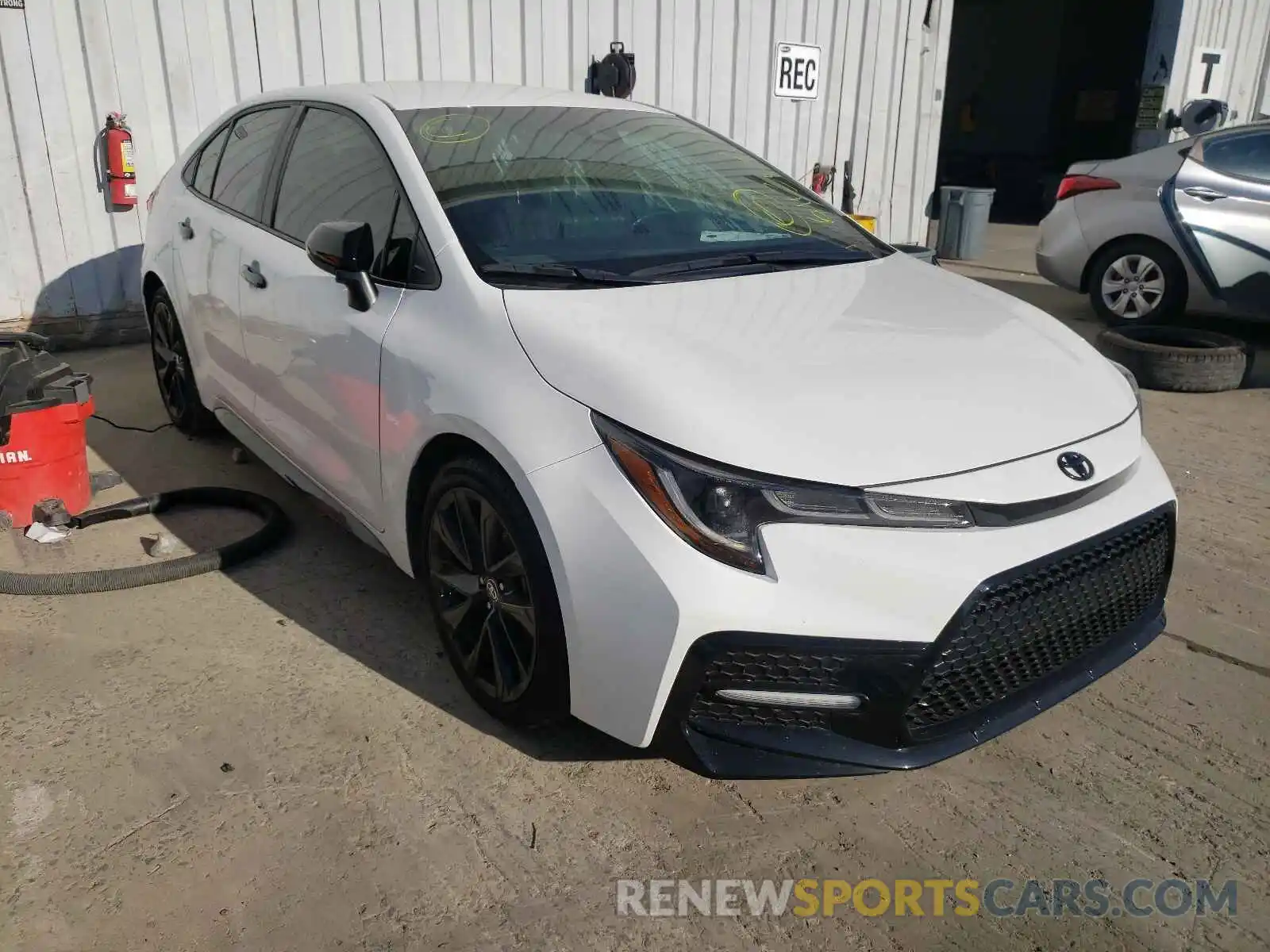 1 Photograph of a damaged car 5YFS4RCEXLP053856 TOYOTA COROLLA 2020