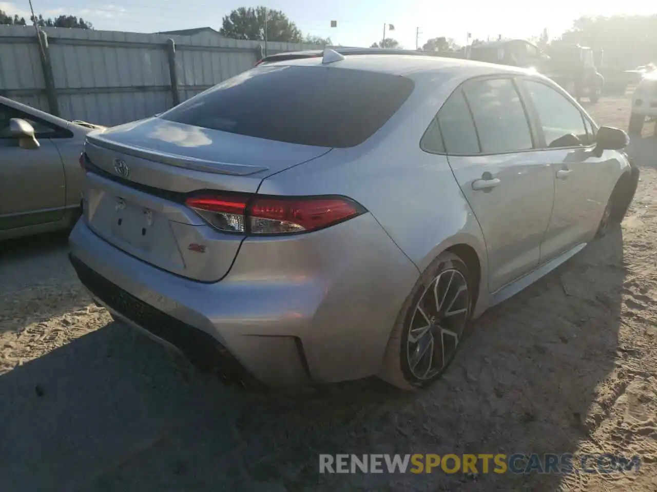 4 Photograph of a damaged car 5YFS4RCEXLP055395 TOYOTA COROLLA 2020