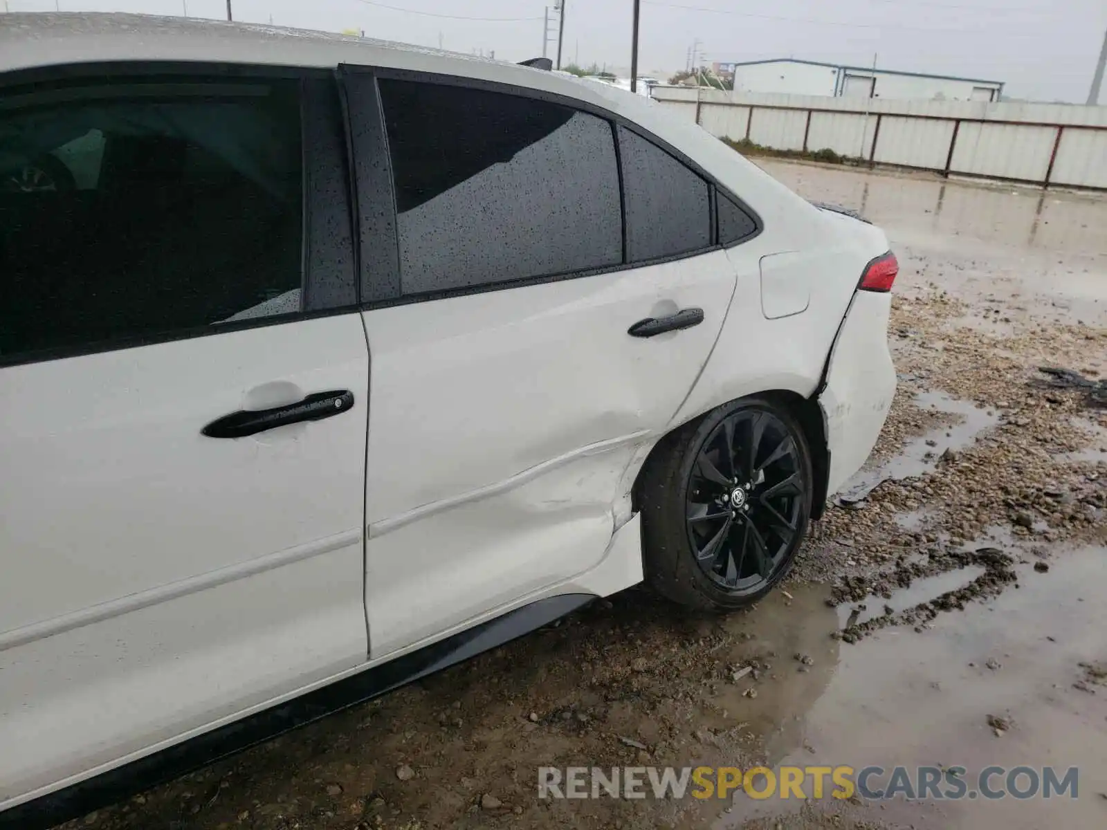 9 Photograph of a damaged car 5YFS4RCEXLP055655 TOYOTA COROLLA 2020