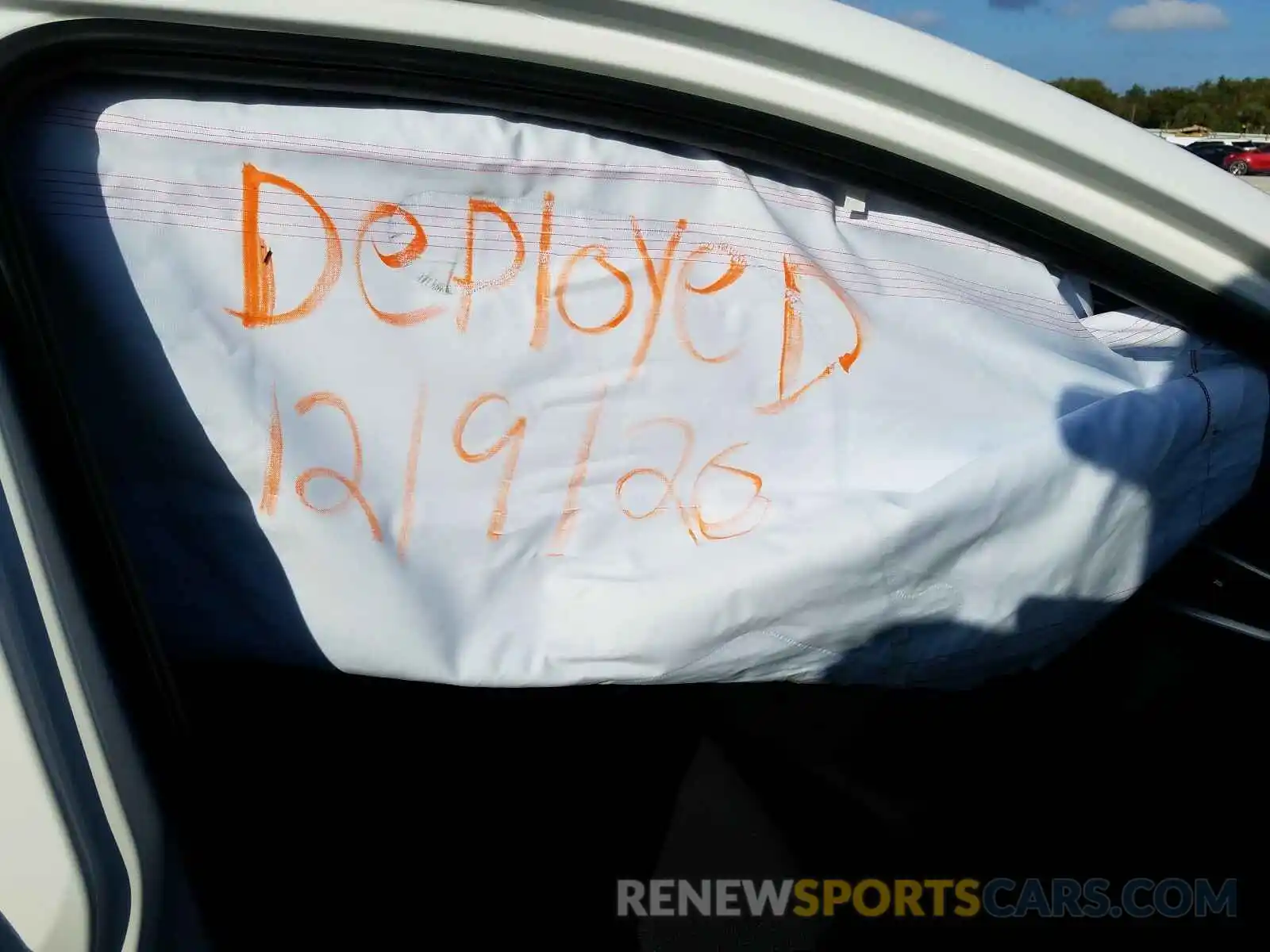 9 Photograph of a damaged car 5YFS4RCEXLP056952 TOYOTA COROLLA 2020