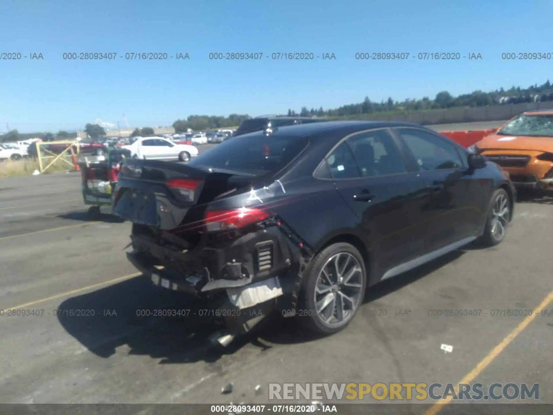 4 Photograph of a damaged car 5YFT4RCE0LP009126 TOYOTA COROLLA 2020