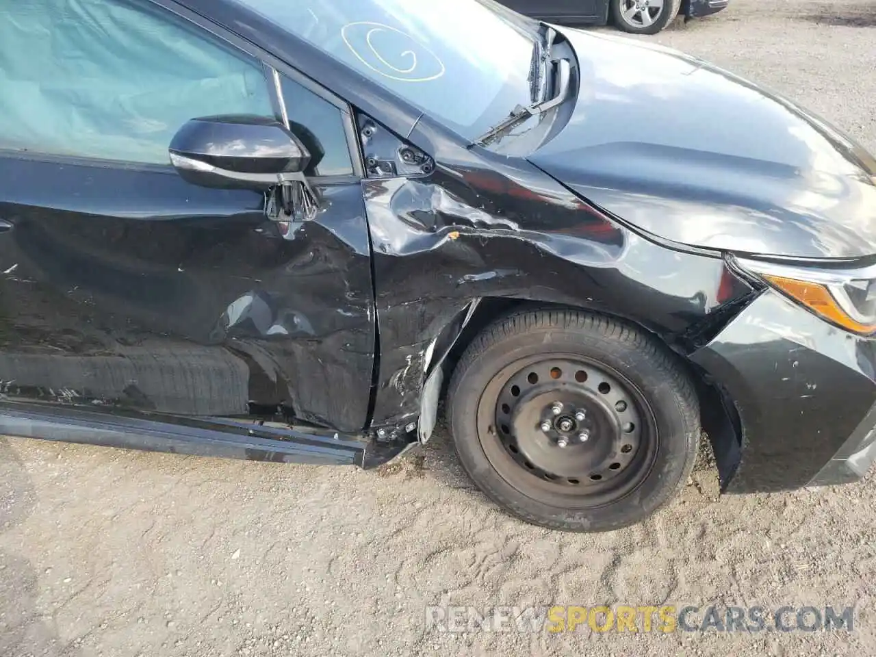 9 Photograph of a damaged car 5YFT4RCE0LP009806 TOYOTA COROLLA 2020