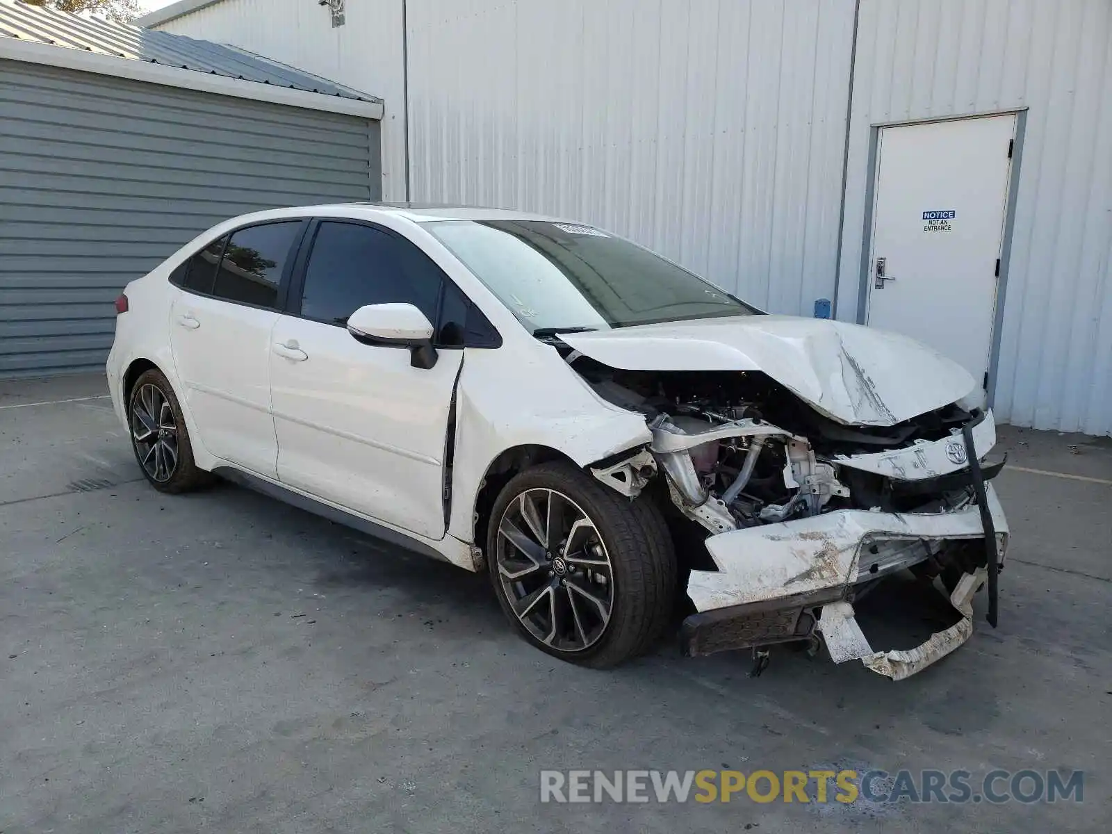 1 Photograph of a damaged car 5YFT4RCE0LP018974 TOYOTA COROLLA 2020