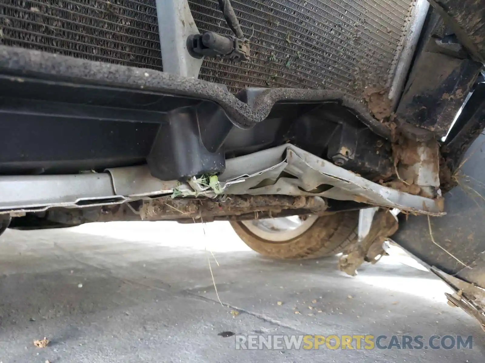 9 Photograph of a damaged car 5YFT4RCE0LP018974 TOYOTA COROLLA 2020